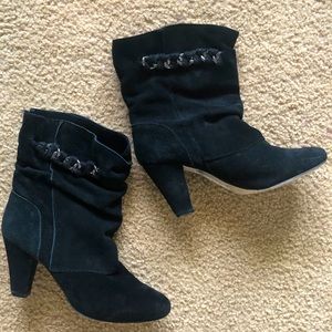 Cosmopolitan black suede boots / Size 7.5